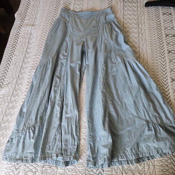 Free People We The Free Chambray Gathered Super Wide Leg Pants Size M EUC - Picture 1 of 10